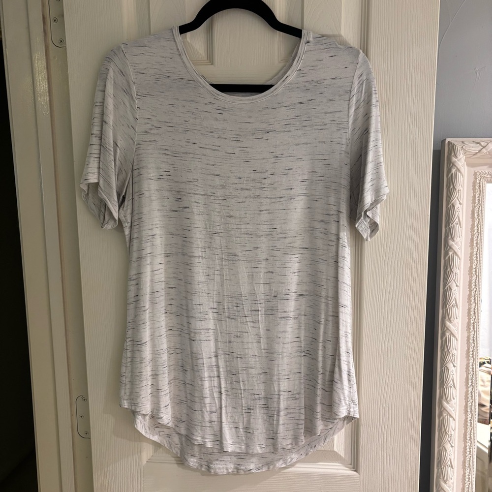 Old Navy women’s tee